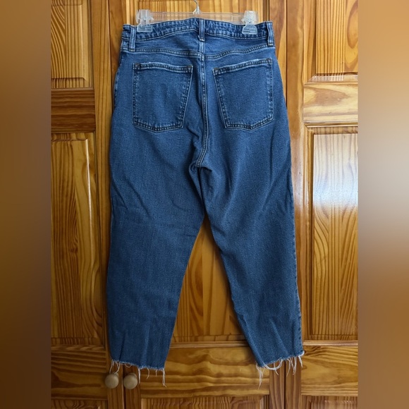 Abercrombie & Fitch The Mom High Rise Raw Hem Curve Love Jean - Picture 3 of 4